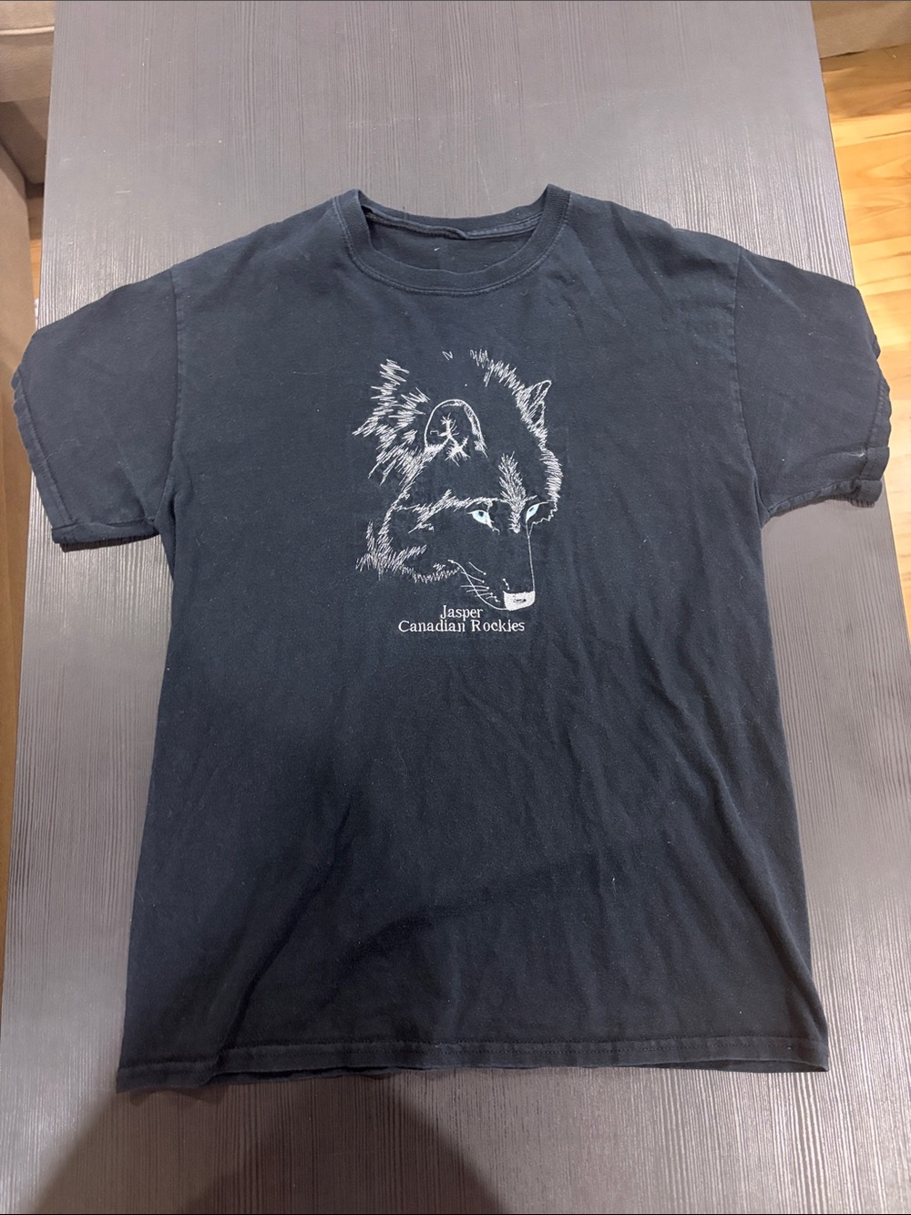 Black Graphic Wolf Tee - Jasper Canadian Rockies